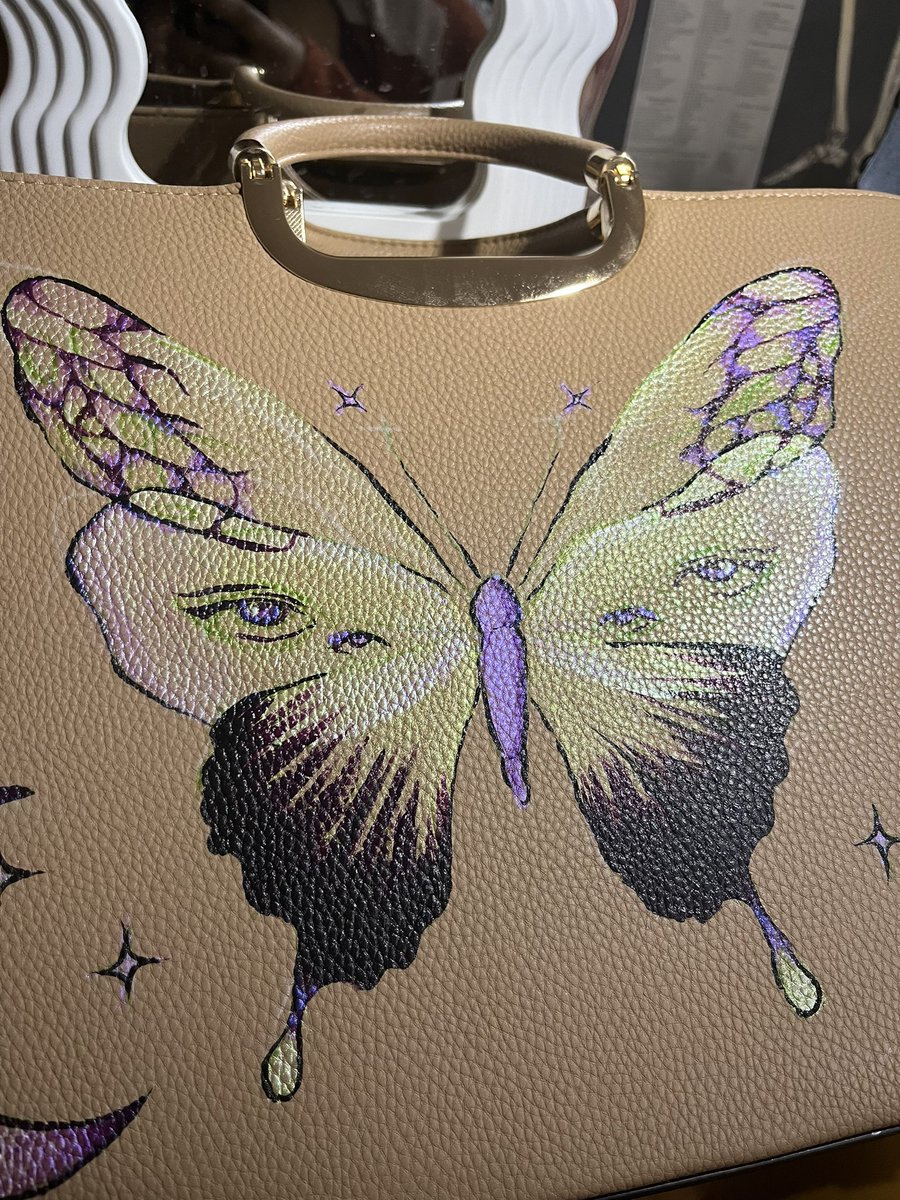 TiffanusPrime's tweet photo. Not sure what im going to paint on the other side of this purse. Maybe a large filigree moon? https://t.co/wlfm5fxz0A