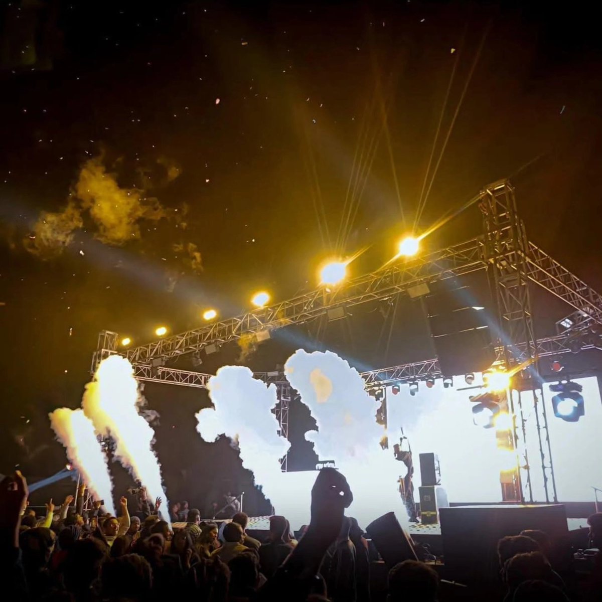 ArkaJain84537's tweet photo. An unforgettable night with the Pro Bros at AJU! 

For the first time in this region, Sunburn, one of the world's top 10 music festivals, set the stage ablaze right here at ARKA JAIN University! 🎶💥

#Sunburn #ProBros #AJU #ArkaJainUniversity #MusicFestivalVibes #EastIndiaGroove https://t.co/P2erVyI5tB
