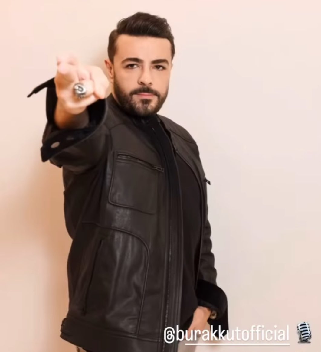 Artık durma.sırada ne var!? diyenlere; 
sadık dinleyici ve takipçilerim.sitemlerinizi,eleştirilerinizi okudum duydum.mücbir sebeplerden,söz verip yapamadığım yeni şarkılar ve ürettiğim projeleri,kaldırdığım raflardan indirip,önüme koydum.merak buyurmayınız..:) Yakın geçmişte