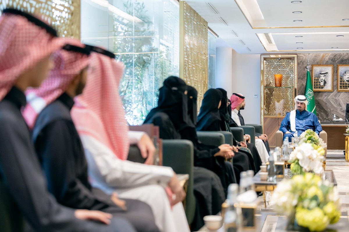 Amanatalriyadh's tweet photo. جانب من لقاء عدد من طلبة التدريب التعاوني المتميزين 
خلال مبادرة #قهوة_مع_الأمين https://t.co/EpxmM1n27d