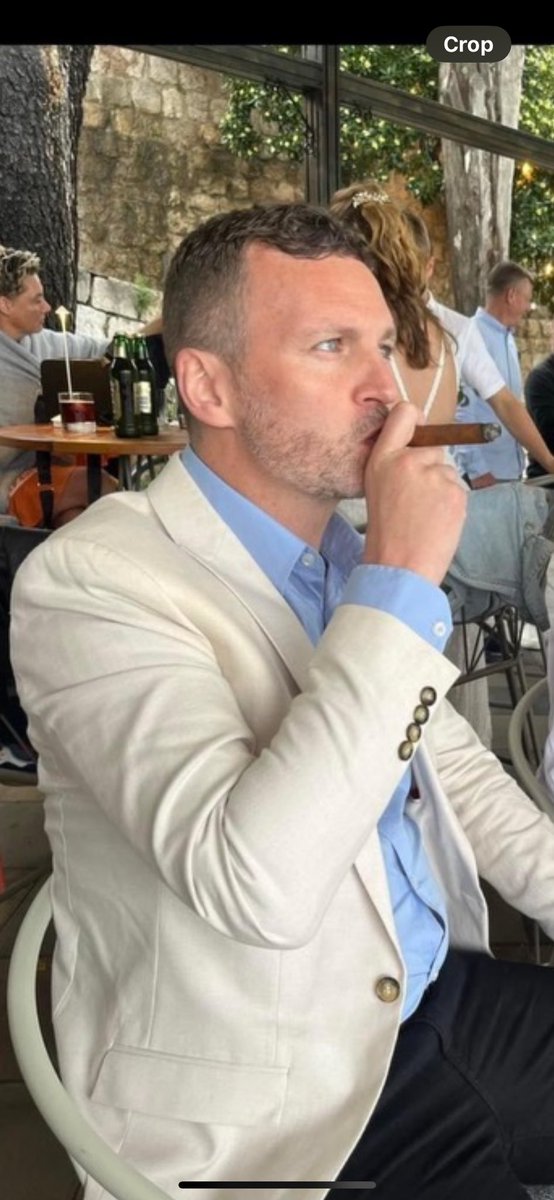 wickerman1981's tweet image. Brandy 🥃 and a good cigar, go together like carrots and peas.