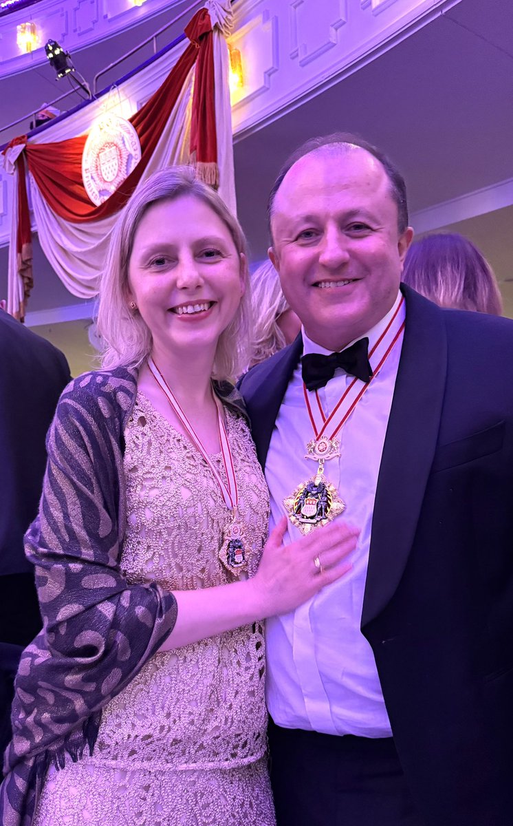 plugmann's tweet image. 46 Jahre in Köln, in den vergangenen 20 Jahren die Welt gesehen, im Rheinland ist es am schönsten 🛫🌎Freunde getroffen, Karnevalslieder gesungen, süffig getrunken, lecker gegessen😊 
Die 1. Prunksitzung der Prinzen-Garde Köln 1906 e.V. im Maritim war wunderbar 🎊 Kölle Alaaf !