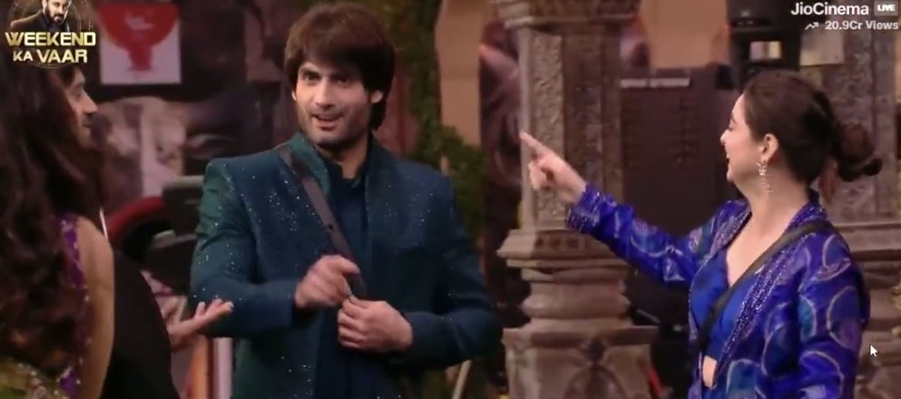nushtweets_'s tweet photo. I love that Chahat bid farewell to everyone nicely except for two haramkhors who have constantly character assassinated her. FVCK YOU EWSHA AND CHOMU!!!

@ChahatPofficial - I am proud of you my girl. They don't deserve you forgiveness. 

#ChahatPandey 
#BiggBoss18 https://t.co/bfajeVWhSa