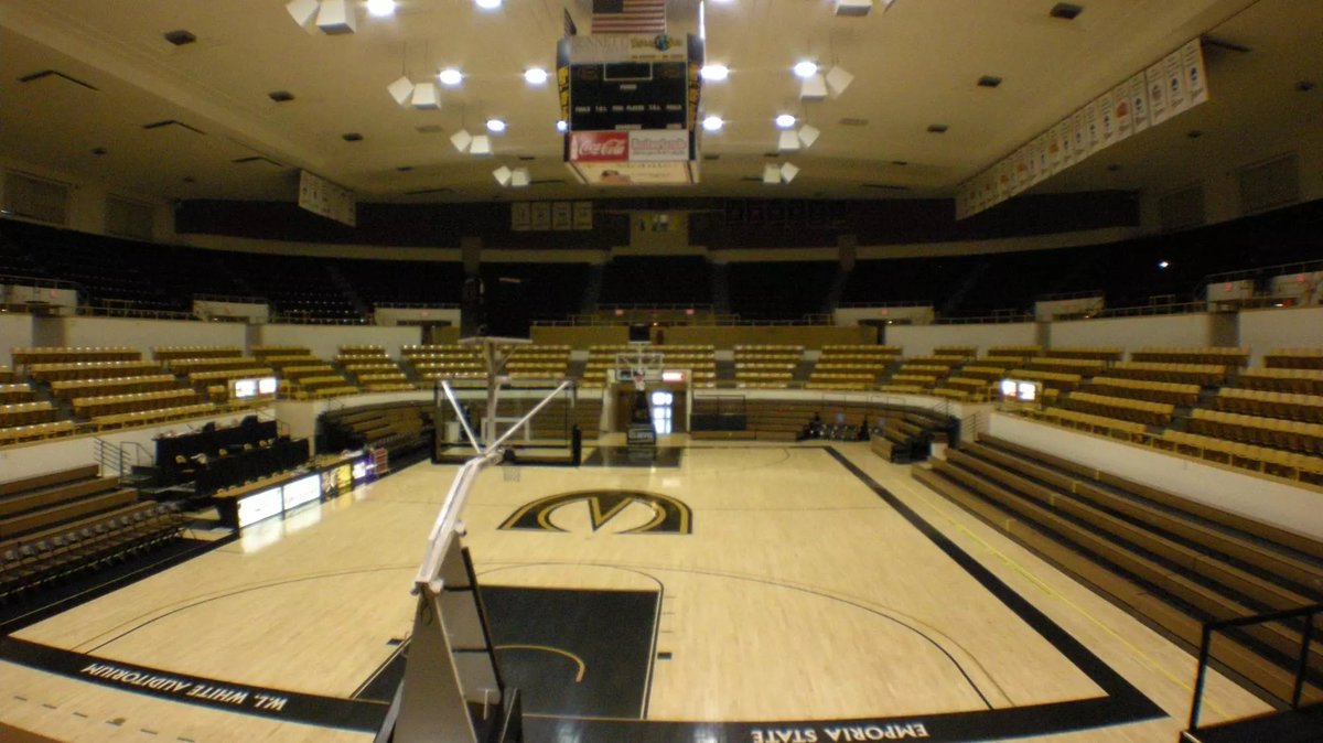 After a talk with <a href="/Easy_money34/">Erika Warren</a> , i’m blessed to receive an offer from <a href="/ESUHornetsWBB/">Emporia State Lady Hornet Basketball</a> !! 

#turtleracecontinues