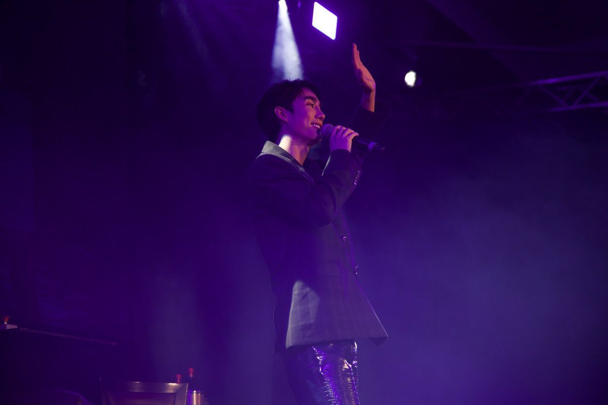 forceofficial_'s tweet image. วันนี้ฟอสเก่งมากเลยงับ ดีใจที่ได้เห็นฟอสยิ้ม หัวเราะ และเอนจอยกับแฟนๆ ที่อิตาลีน้าา ~ อย่าลืมหม่ำๆ ข้าวเยอะๆ เพิ่มพลังนะงับ 

FORCEBOOK JOY IN ROME🏛️
#ForceBook2ndFMinRome
@fforcejs #fforce_ #ฟอสบุ๊ค