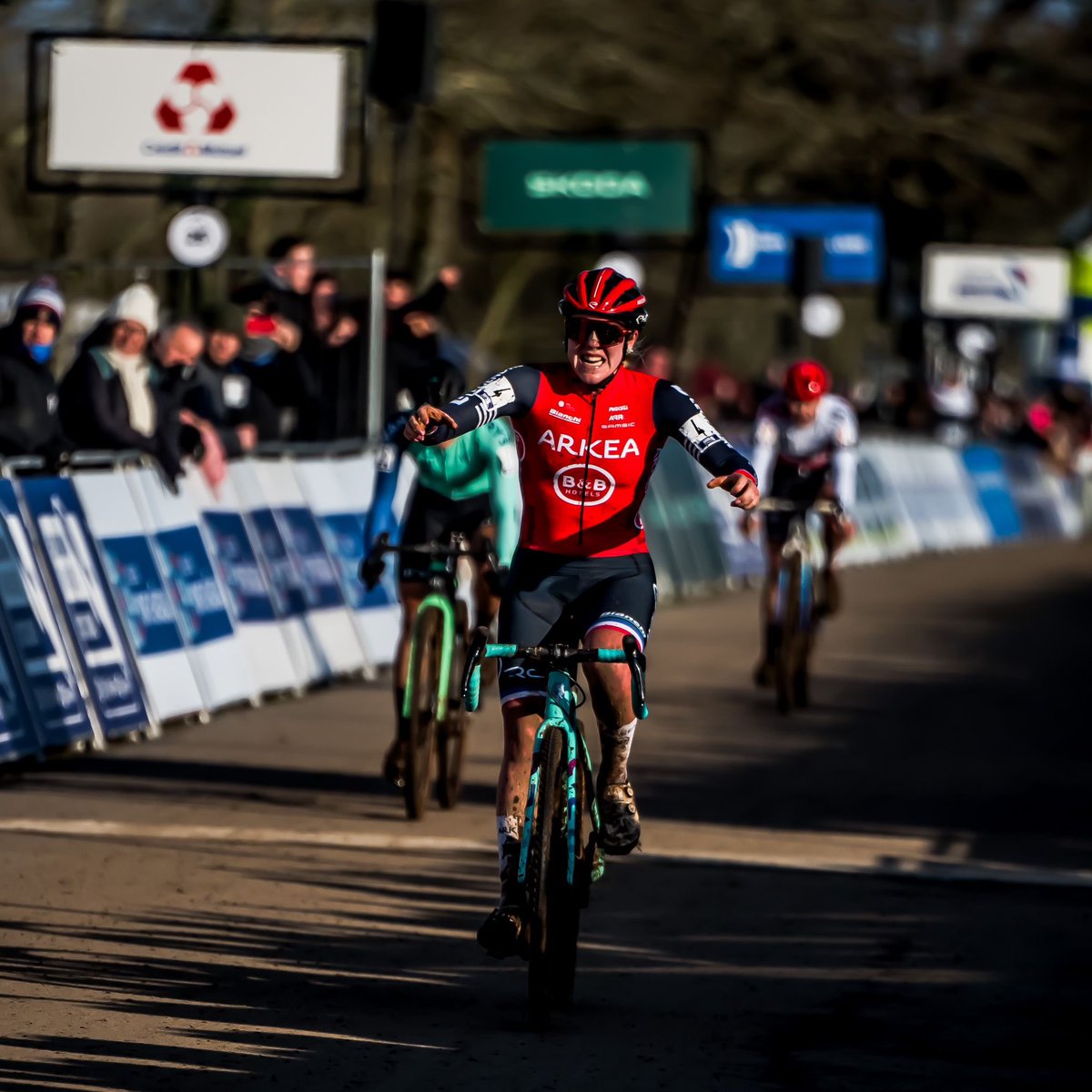 Championne de France 🇫🇷✨

Très heureuse de retrouver le maillot bleu-blanc-rouge ! 💙🤍❤️ Merci à tous pour le soutien, c’était incroyable 🫶

📷 Aubin Lipke