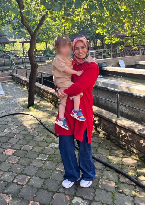 1FAIRJUSTICE's tweet photo. "Eşim Mervane Albayrak hakkında yakalama kararı yok iken kaçma şüphesiyle Edirne'de tutuklandı. 3,5 yaşında ağır engelli DMD kas hastası oğlum var. 2 kere randevu alıp gittiği hastaneden 3. ye kontrol amaçlı giderken tutuklandı." 
@musaproglu 

MuazDMDHastası AnnesiniVerin https://t.co/ccXyw9vxT1