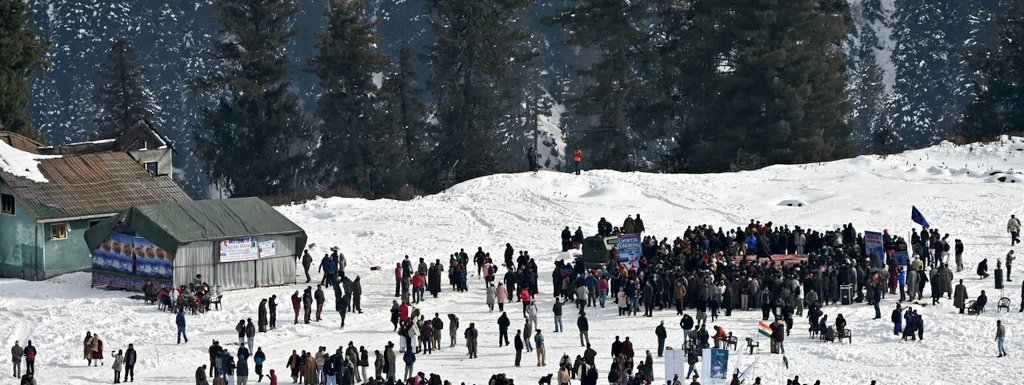 Shopian Kashmir شوپیان کشمیر (@shopiankmr) on Twitter photo #WinterCarnival #Dubjan
0% Support from <a href="/JandKTourism/">Jammu & Kashmir Tourism</a>.
But Yes, The People of <a href="/shopiankmr/">Shopian Kashmir شوپیان کشمیر</a>, The <a href="/dmshopian/">District Shopian Official</a> & our own Dy Commissioner Shahid Saleem are proactive & commited in making things happen, A testament to teams hardwork & dedication.
Grand Show / Grand Success.
#Pehlibaar #WinterCarnival #Dubjan
0% Support from <a href="/JandKTourism/">Jammu & Kashmir Tourism</a>.
But Yes, The People of <a href="/shopiankmr/">Shopian Kashmir شوپیان کشمیر</a>, The <a href="/dmshopian/">District Shopian Official</a> & our own Dy Commissioner Shahid Saleem are proactive & commited in making things happen, A testament to teams hardwork & dedication.
Grand Show / Grand Success.
#Pehlibaar