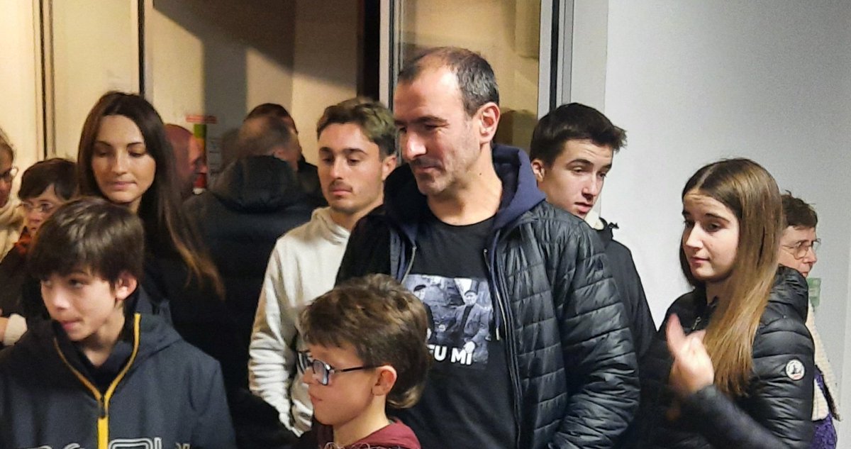 Élection municipale à Ahetze remportée par l'abertzale Ramuntxo Labat avec 44.37% des voix devant l'ancien premier adjoint au maire Ramuntxo Goyhetche et Laetitia Guesdon Michaud de la liste du maire demissionnaire #elections #ahetze