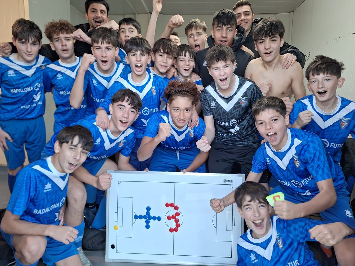 Gran victòria de l’Infantil S14B!
Triomf per 1-4 contra el Premier, mantenint la bona dinàmica de joc i la ratxa positiva. A seguir sumant! 💪🏼💙
#CiutatDeBadalona