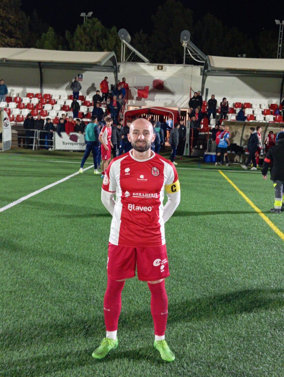 👏👏👏
Hoy ha vuelto a los terrenos de juego David Romero, tras la grave lesión de rodilla de la temporada pasada.
Fichaje de lujo para la segunda vuelta.
Enhorabuena David a darlo todo 💪💪💪