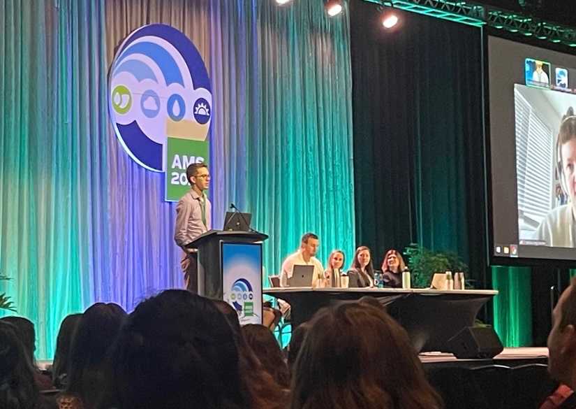 Had a blast chairing the Twisters panel discussion today at #AMSStudent2025 w/ amazing speakers Maddy Diedrichsen, Kendra Long, <a href="/MesonetMan/">Sean Waugh</a>, <a href="/kimklockow/">Kim Klockow McClain</a>, <a href="/WxMomOU/">Jana Houser</a>, and <a href="/annabanana1142/">Anna Wanless</a>!