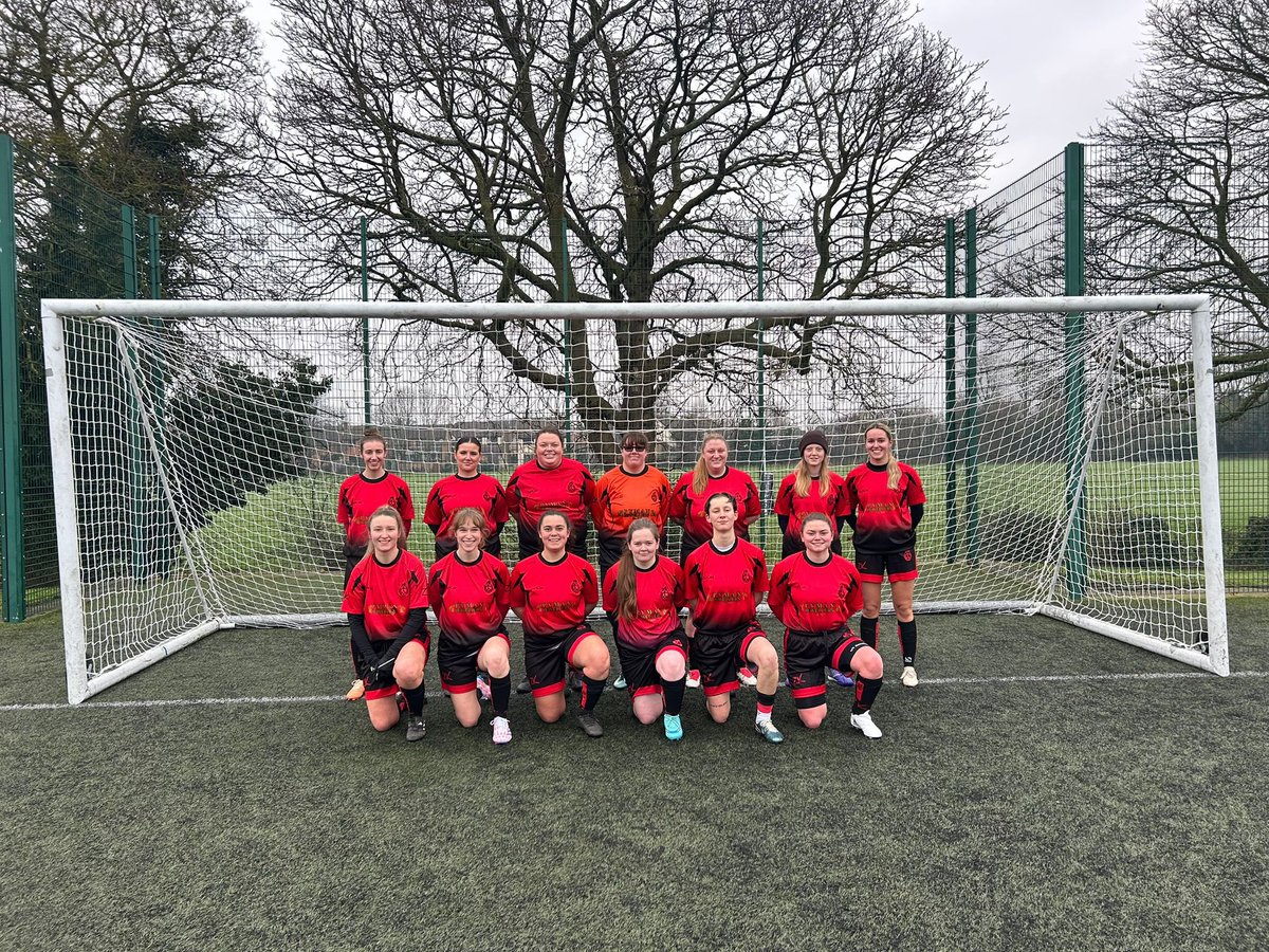 Lou Grocott tweet media