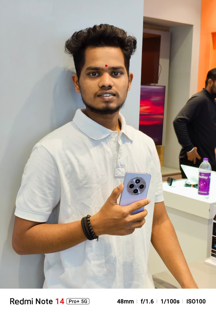 Pranay8051's tweet image. Delighted to have explored the beautiful #Redmi14C 5G and meetup of @MiFCPune – these devices are truly next-level! 💻📱
.
.
.
.
.
#MIFCPune
#Redmi14C5G
#XiaomiIndia
#redmiindia
#redminote14series
