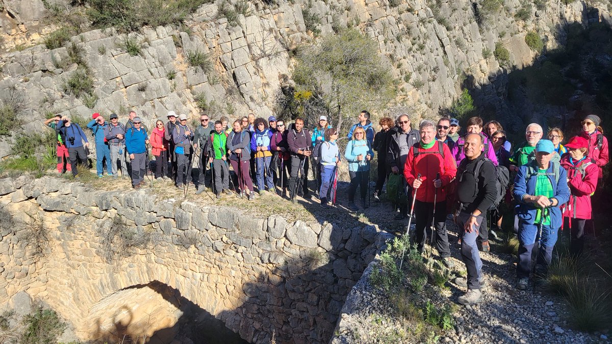 AEC_Reus's tweet image. 45 persones avui a l'excursió organitzada per l'AEC de Reus amb el suport del Consell Esportiu del Baix Camp: 
La Vilella Baixa, Coll de la Creu, Grau dels Bous, Racó de Montalts, Mas Déu, Font de Cavaloca, Mas Roger i Pont de Cavaloca
ca.wikiloc.com/rutes-senderis…
#AECReus #FEEC