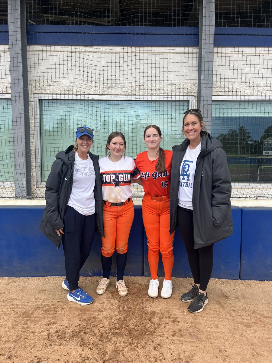Morgan_Rignell's tweet photo. Thank you @ERAUSoftball for another great camp! It was awesome to be back on campus, and I had so much fun! Thank you @coachkelsid @AllyneClark for making it happen! @topgunfastpitch @TopGun0809KS @Coach_Brett_TG @TGASciara @LaurenForquer26 https://t.co/vYfcPNffu5