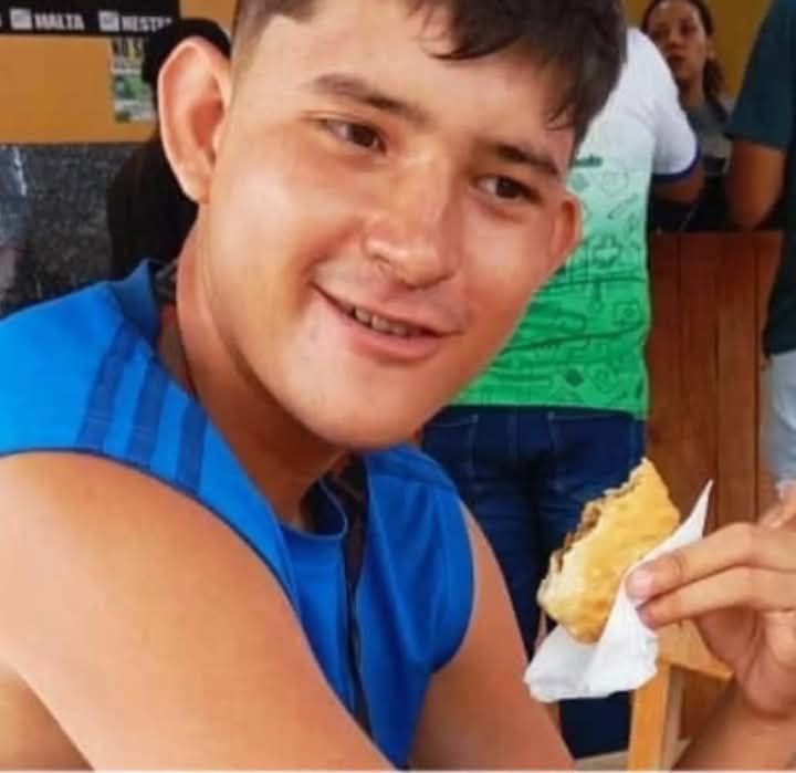 ATENCIÓN

#Lara Este #9Ener fue detenido injustamente el Joven Jesús Gabriel Useche de 19 años de edad en #Cabudare por la (GNB) en el momento que transitaba por la calle, este Joven sufre de discapacidad cognitiva y de (TDAH) depende de una serie de medicamentos que no le han