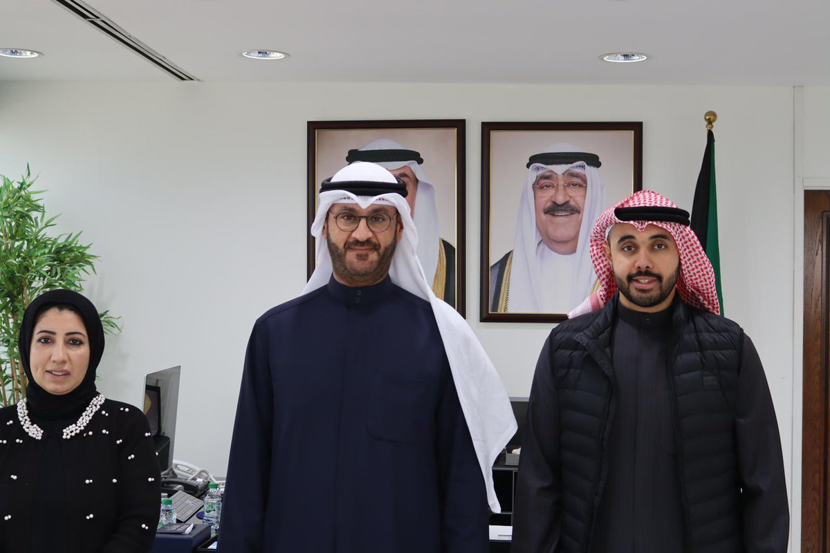 KuwaitBC_ae's tweet photo. مدير عام مؤسسة الموانئ الشيخ خالد الصباح 
و عضو مجلس ادارة مؤسسة الموانئ م.عالية العريــان  يلتقيان مع رئيس مجلس ادارة #مجلس_الأعمال_الكويتي في #دبي 
د. فراس عادل السالم 
لبحث سبل التعاون مع مؤسسة الموانئ الكويتية @KuwaitPorts @MOFAKuwait @mpw_kw 
@ssulayem @Ferasq8 🇦🇪🇰🇼 https://t.co/0cI9PN57Qk