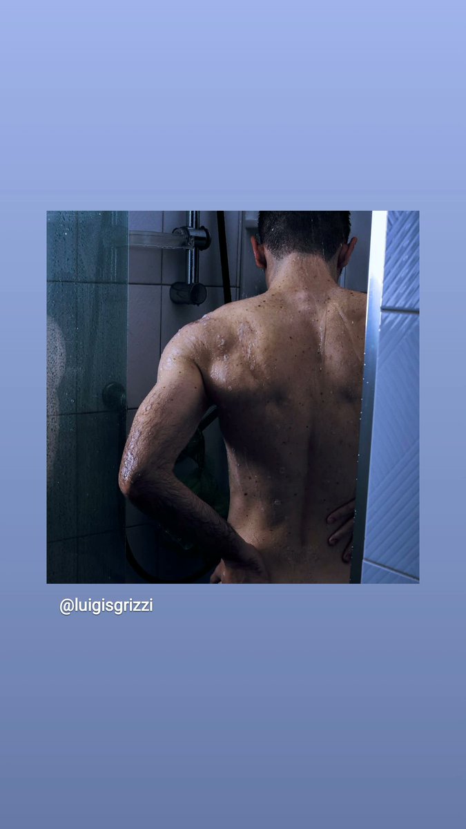 Posto la foto intera se arrivo a 200 like e 50 commenti 
#ass #showerman