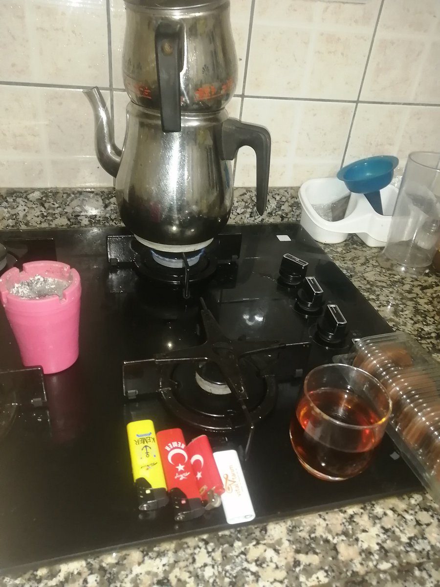 Iyı geceler diliyorum tavsan kanı caylar hazır dankek de var buyrun gelin