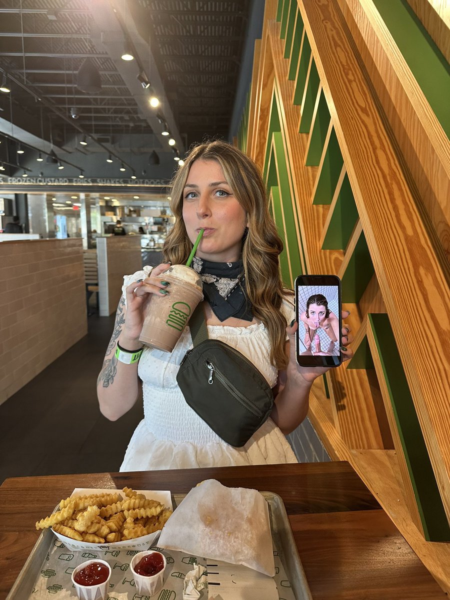 whoreuro's tweet photo. And if you’re wondering what a date with a Goonette looks like, these gorgeous pictures will give you a good idea 😈 https://t.co/6sMWZxhkCZ