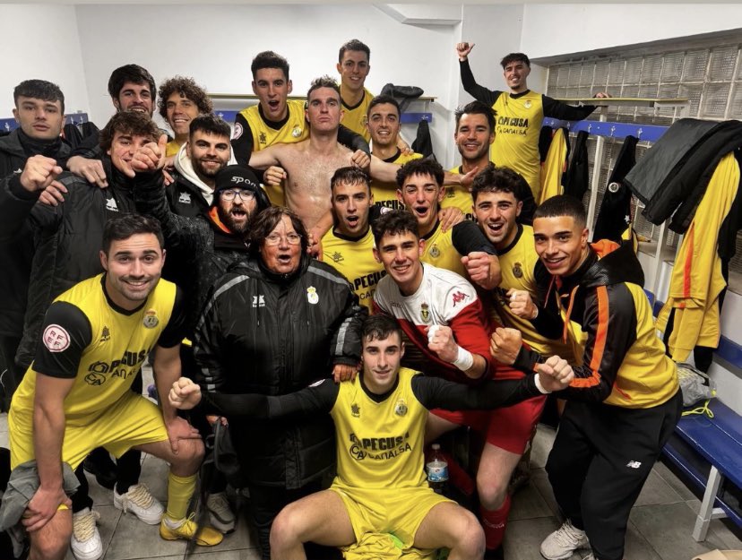 Pues comienza el 2025 como dejamos el 2024, goles, buen juego para tres puntos en la final de la primera vuelta. 

Resultado claro 0-4 donde los nuestros pusieron las mejores ocasiones y los goles. 

🎯 Jorge Santiago 
🎯 Javier González 
🎯 Antonhy 
🎯 Dida

#VamosBezana🖤💛🖤💛