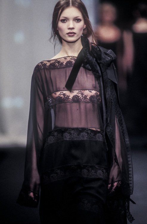 miuwillow's tweet photo. alberta ferretti fw ‘93 https://t.co/bpwWEjQSGq