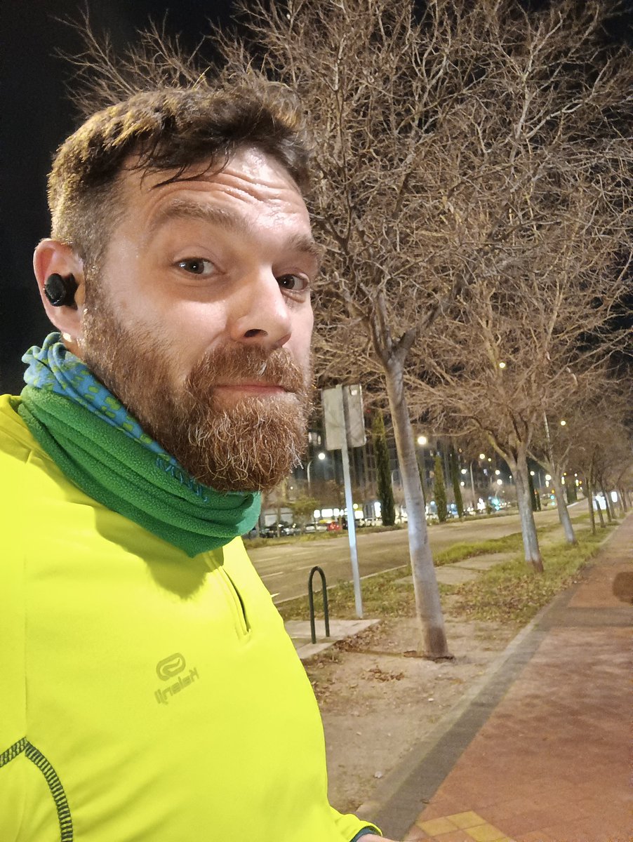 Sumando Kms escuchando la vuelta del #Síatodo de <a href="/Pirawe/">Miguel Ángel Piedra</a> y @CarlosAValverde . 

Lo mejor de todo no es que hayan vuelto ni que hagan episodios más largos y pueda cuadrar con los entrenamientos. Lo mejor de todo es que... ¡Me han nombrado antes a mí que a la novia de Carlos! ♥️