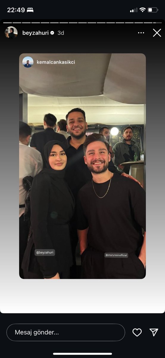 makinayuksell's tweet photo. Düğün davetiyesini kaçırmışım galiba, herkes onlarla fotoğraf atıyor, biz de bir yerden araya gireriz artık #OnBey team😂❤️
@Beyzahuriaydin @Onururesin @onbeyofc https://t.co/F1fEbWBIlA