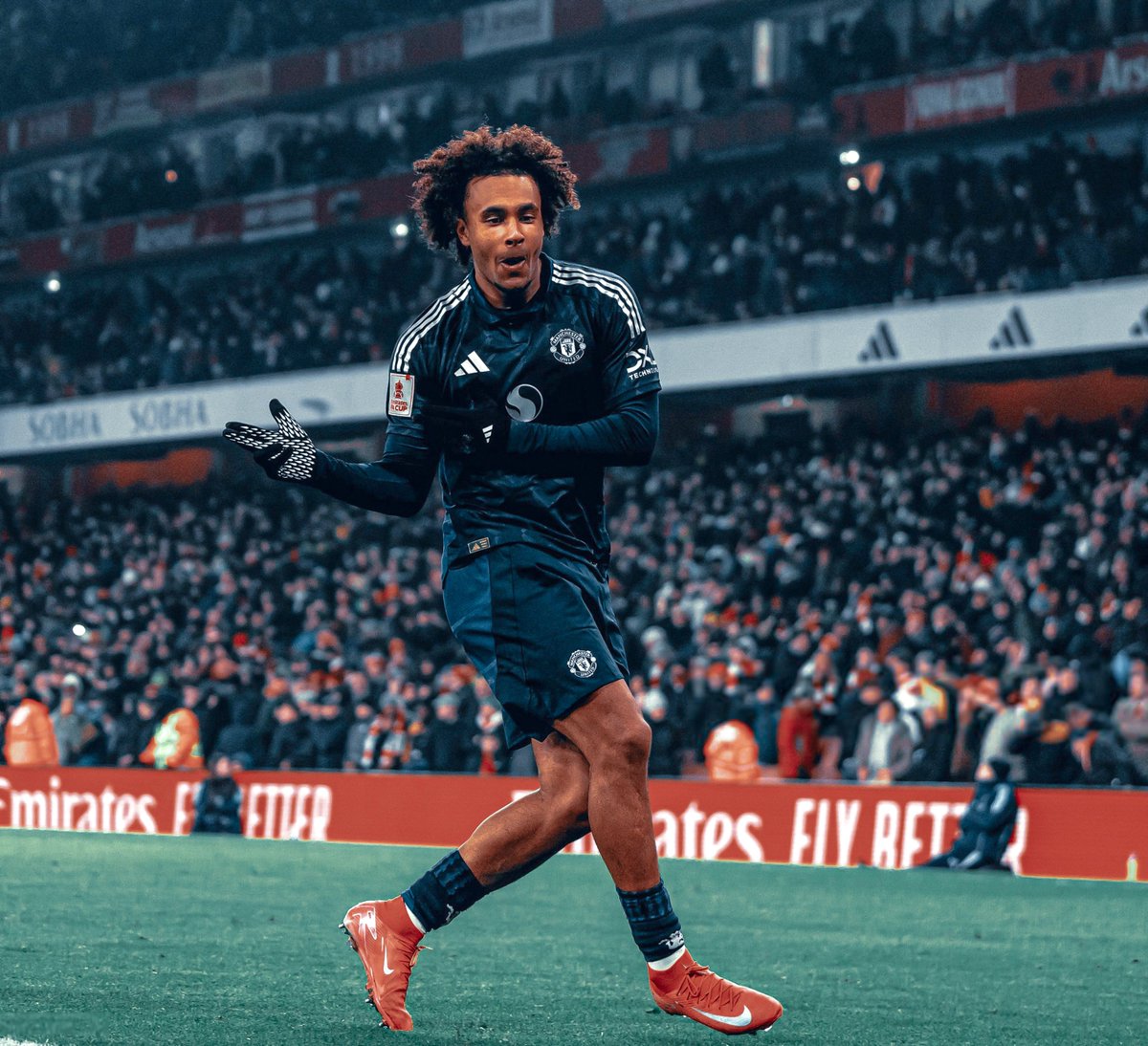 ManUnitedZone's tweet image. Our dance floor 😂😂