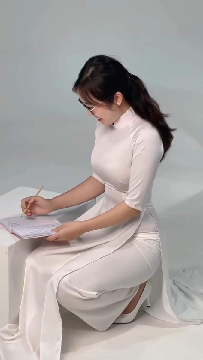 العاطفة هي الطاقة.  اشعر بالقوة التي تأتي من التركيز على ما يثيرك.