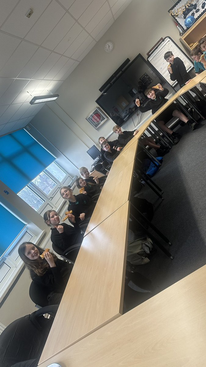Siarter Iaith Bro Edern (@siarteriaithybe) on Twitter photo Llongyfarchiadau i’r disgyblion canlynol a enillodd le yn y Parti Pizza Cymreictod y tymor diwethaf!🍕🍕🍕Congratulations to these pupils who won a place at the Welshness Pizza Party last term.🍕🍕🍕#defnydddaoiaith #pwyntiaugwyrdd #cymreictod <a href="/BroEdern/">Ysgol Bro Edern</a> Llongyfarchiadau i’r disgyblion canlynol a enillodd le yn y Parti Pizza Cymreictod y tymor diwethaf!🍕🍕🍕Congratulations to these pupils who won a place at the Welshness Pizza Party last term.🍕🍕🍕#defnydddaoiaith #pwyntiaugwyrdd #cymreictod <a href="/BroEdern/">Ysgol Bro Edern</a>