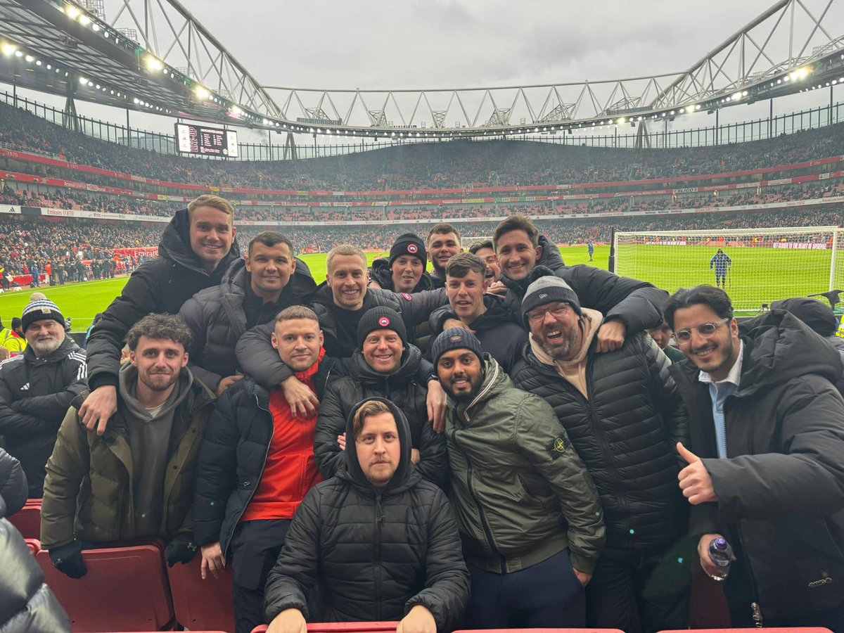 Rowlings_'s tweet photo. Arsenal 😀 https://t.co/5niDz0rexT