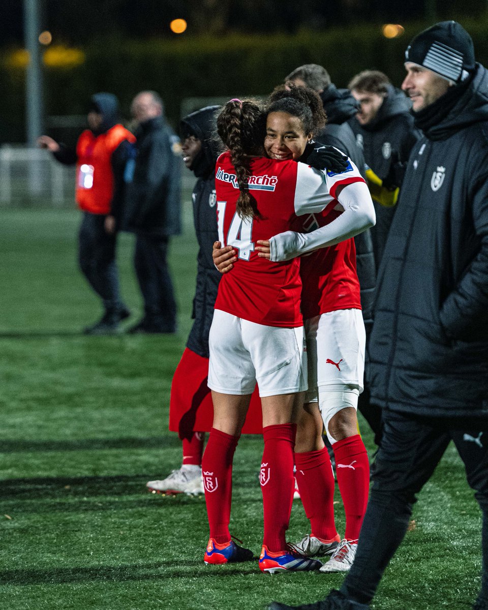 StadeDeReims's tweet image. 𝙇𝙚𝙨 𝙚́𝙢𝙤𝙩𝙞𝙤𝙣𝙨... 😍

#PionnièresEtAmbitieuses #SDROL