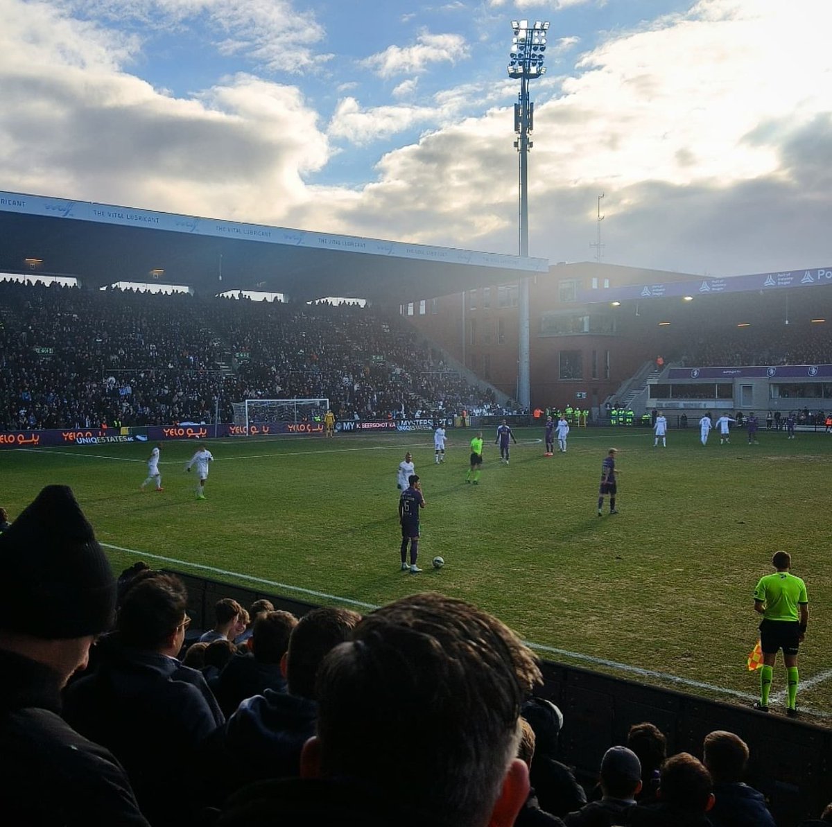 RubenWingerden's tweet photo. Samen met @weijkelenboom naar de Derby van 't Stad. K. Beerschot V.A. - Royal Antwerp FC in het Olympisch Stadion van Antwerpen. #BEEANT #derbyvantstad #JupilerProLeague #groundhopping https://t.co/WpwGOpCGUa