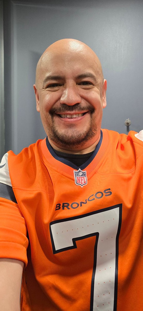 ammtorres's tweet photo. #NFLEnTelevisa 
Arriba mis Broncos de toda la vida, saludos a @alanisedu1  y Rodrigo colin https://t.co/sKbPRVnR2E
