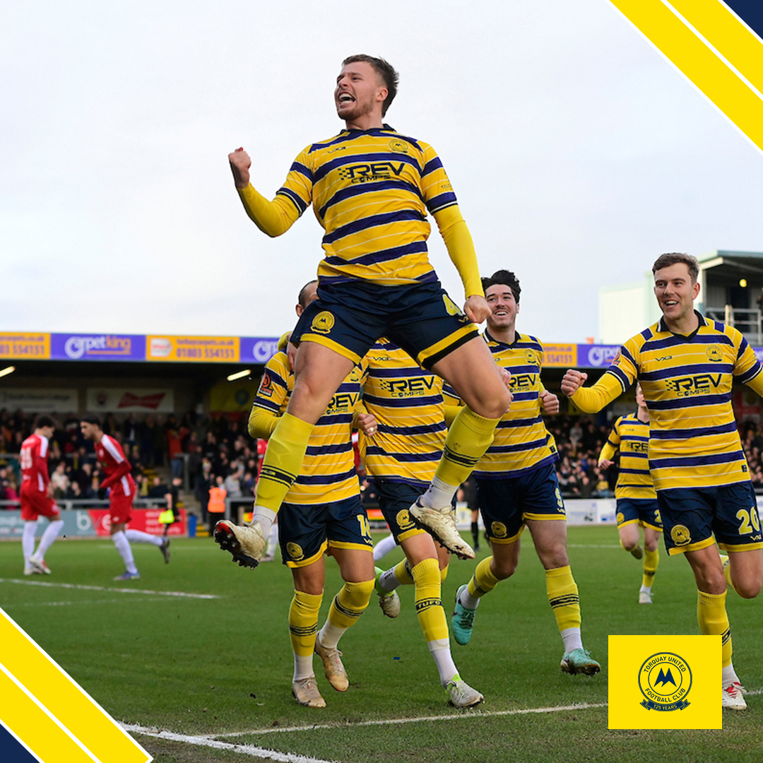 TUFC1899's tweet photo. I think we've found the reason why @JordanDyer01 is so good in the air....
#tufc | #TORWEL https://t.co/r5WuiPw2VA