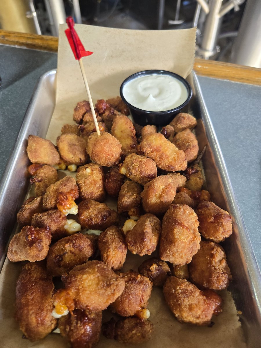 BADDMEAT's tweet image. Jalapeños cheese curds at Dunedin Brewery. #yesssss
