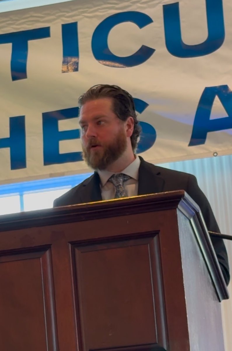 Congratulations to Coach Mike Kearns for being selected as the 2025 CHSCA  Assistant Coach of the Year at today’s All-State football banquet! ⁦@GameTimeCT⁩ ⁦<a href="/SCCcommissioner/">Al Carbone, SCC Commissioner</a>⁩ ⁦<a href="/CTHSCA/">CHSCA</a>⁩