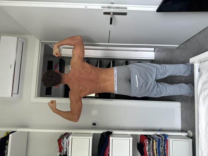 Watch Christian Levine's leaked NSFW photo on TwXstars