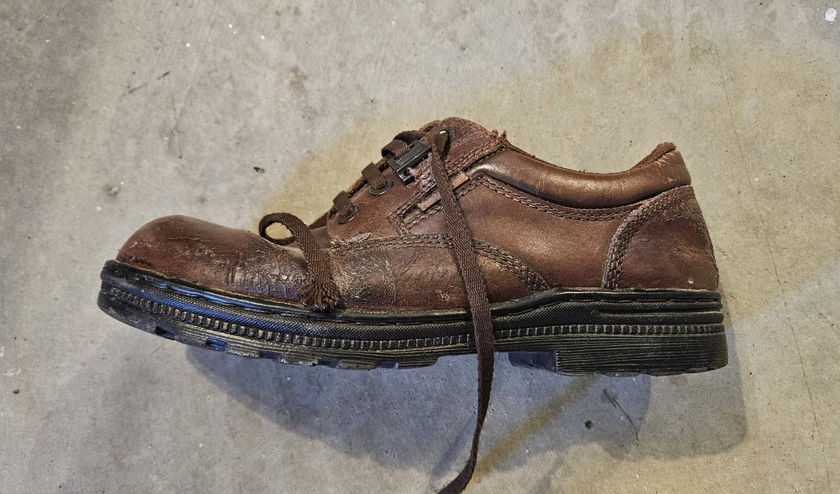 b_rajsrini's tweet photo. Hi @LeeCooperIn , I am looking for this shoe and I couldn't find it. This is my favorite and goes well with Jeans and Khakis. This is one of your best and unique designs that is not available elsewhere in the whole world. I am still searching for this same shoe. Any help here? https://t.co/HjzWq41ilz