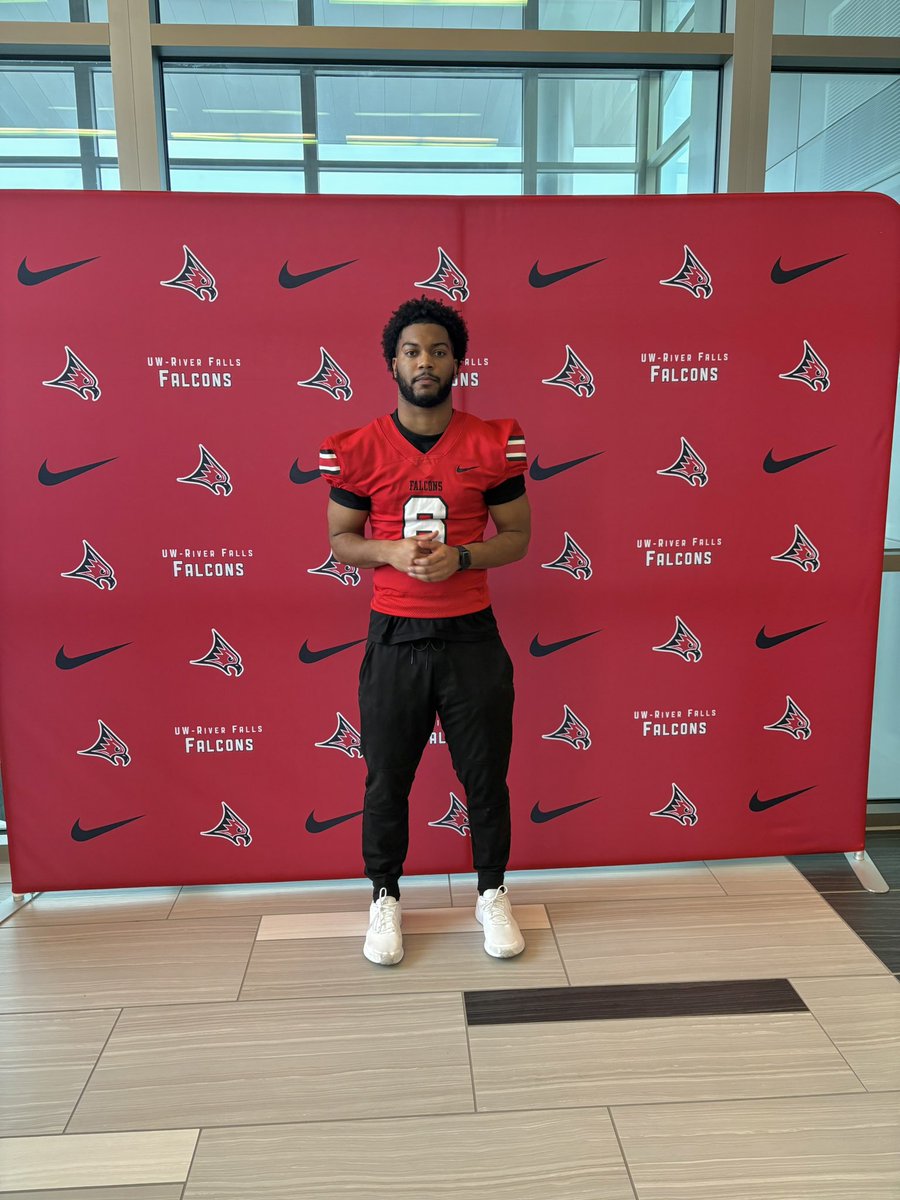 ___CC3___'s tweet photo. Blessed to Receive an Offer From The University of Wisconsin - River Falls! @UWRFFootball @CoachWalkerRF @coach_Wiss @CoachWoodUWRF https://t.co/jy3Y8ouMKt