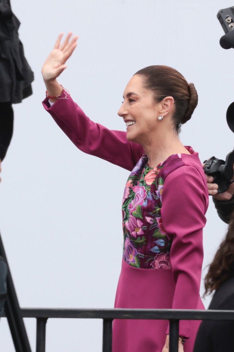 marathb's tweet photo. 👏🏼 💯 Un honor acompañar a nuestra Presidenta @Claudiashein en el Informe 100 días de gobierno. ¡Seguiremos haciendo historia! 🇲🇽🙌🏼🫶🏼

#100DiasPresidenta https://t.co/JRf01JmS0a