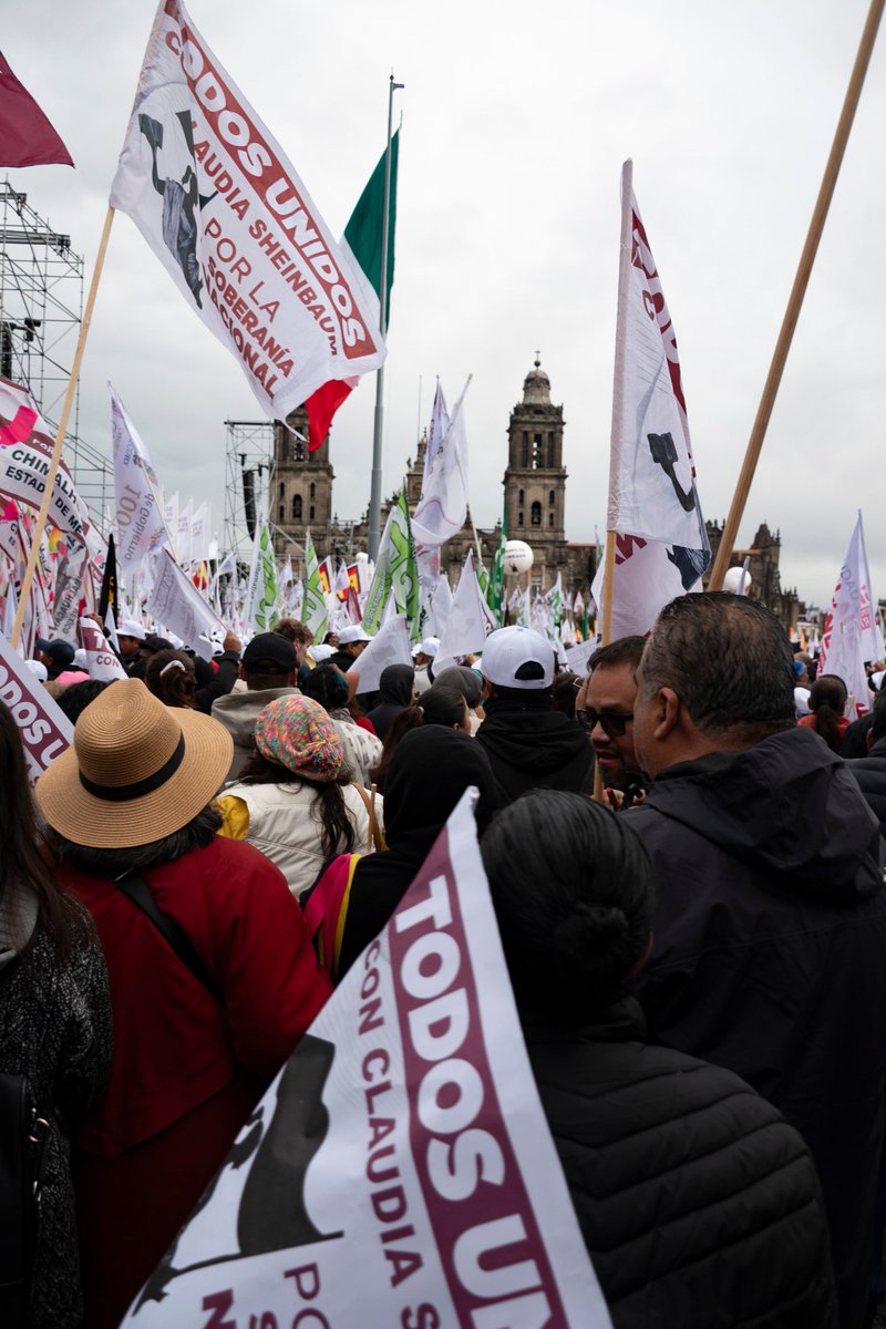 marathb's tweet photo. 👏🏼 💯 Un honor acompañar a nuestra Presidenta @Claudiashein en el Informe 100 días de gobierno. ¡Seguiremos haciendo historia! 🇲🇽🙌🏼🫶🏼

#100DiasPresidenta https://t.co/JRf01JmS0a