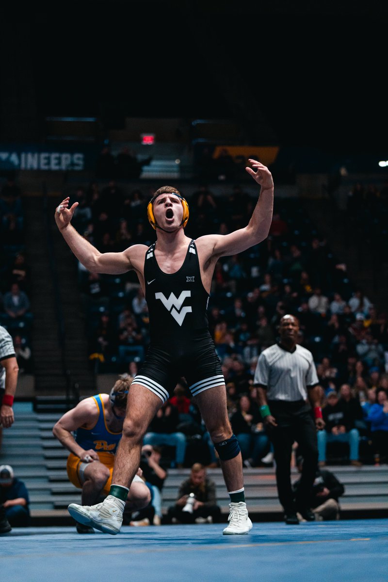 Now tied second all-time with 120 career wins: 𝐏𝐞𝐲𝐭𝐨𝐧 𝐇𝐚𝐥𝐥‼️

#HailWV