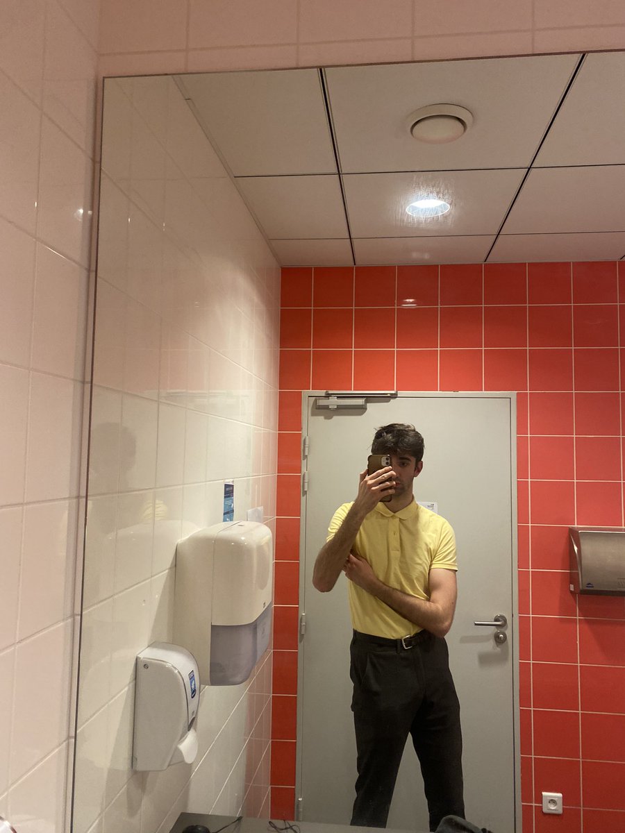 malohuillery's tweet photo. En revenant de la salle  #LGBTQIA2025StartsWell https://t.co/wRQpbVM6qh