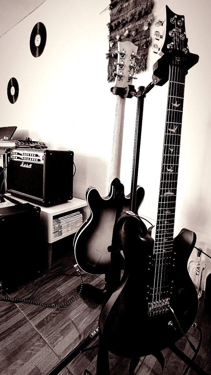 SoundCraftLab's tweet image. Fin de semana de taller sonoro en Pirque: ensayo y preparación de nuevo material ¡Ahí vamos! #SCL #SoundCraftLab #Chile 🎸🎶🖤