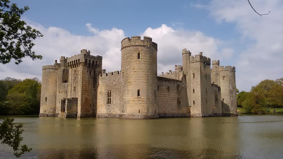 Join me in May for a tour of the best medieval sites in south-east England, including Rochester, Dover, Canterbury, Bodiam, Pevensey and Battle. martinrandall.com/tours/norman-c…