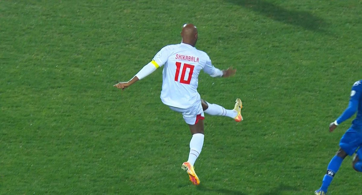 ويفوت العمر ويعدي، وأنت يا صاحبي زي الدهب عُمره ما يصدي