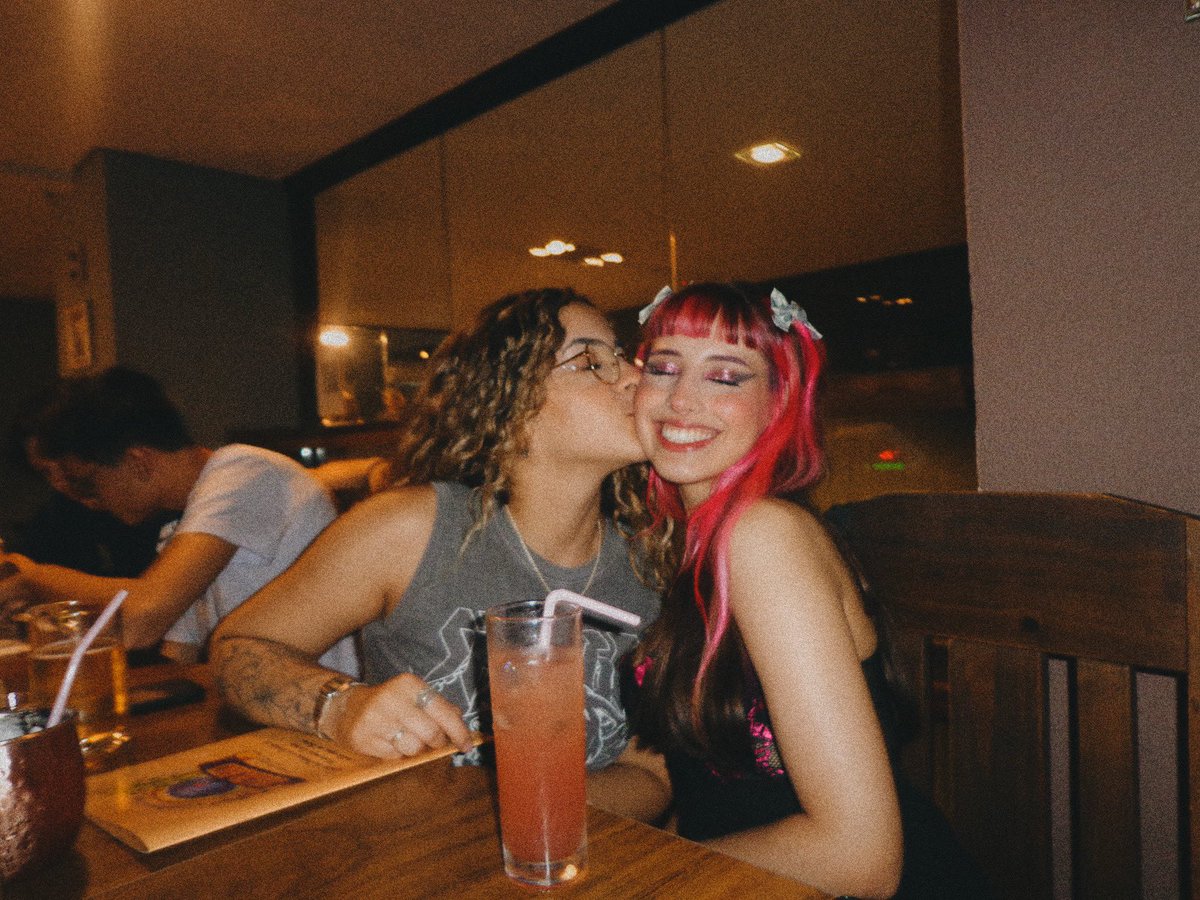 dmscnx's tweet photo. meu riso é tão feliz contigo. 🤍

@weemaris https://t.co/4SrjJWM4GQ